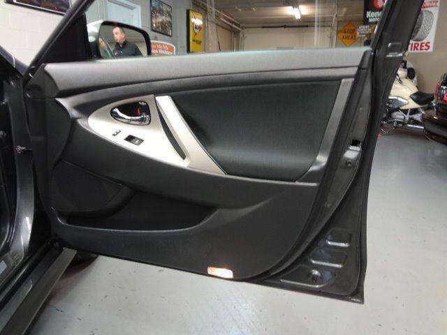 2011 Toyota Camry SE 4dr Sedan 6A